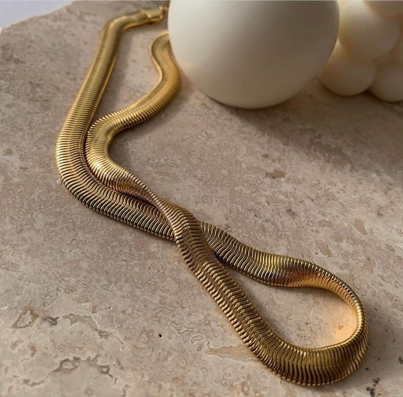 NECKLACE SLINKY.